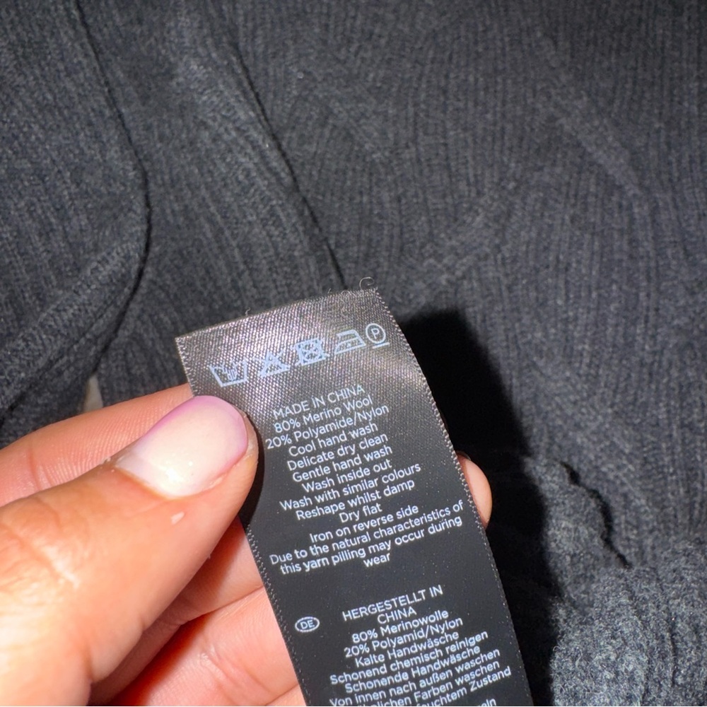 Elegant Charcoal Turtleneck Sweater - Picture 4 of 4